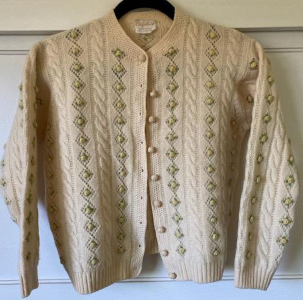 Trellis Rosettes Classic Cream Vintage Knit Cardigan Sweater - Picture 2 of 6